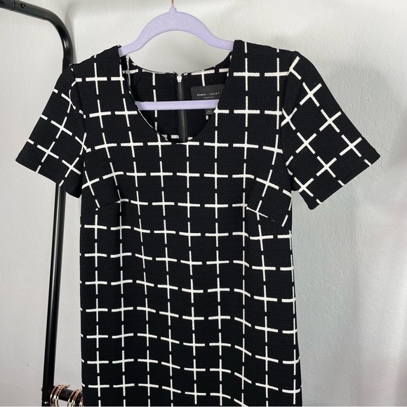 Romeo & Juliet Couture Black and White Cross Dress - Picture 2 of 6